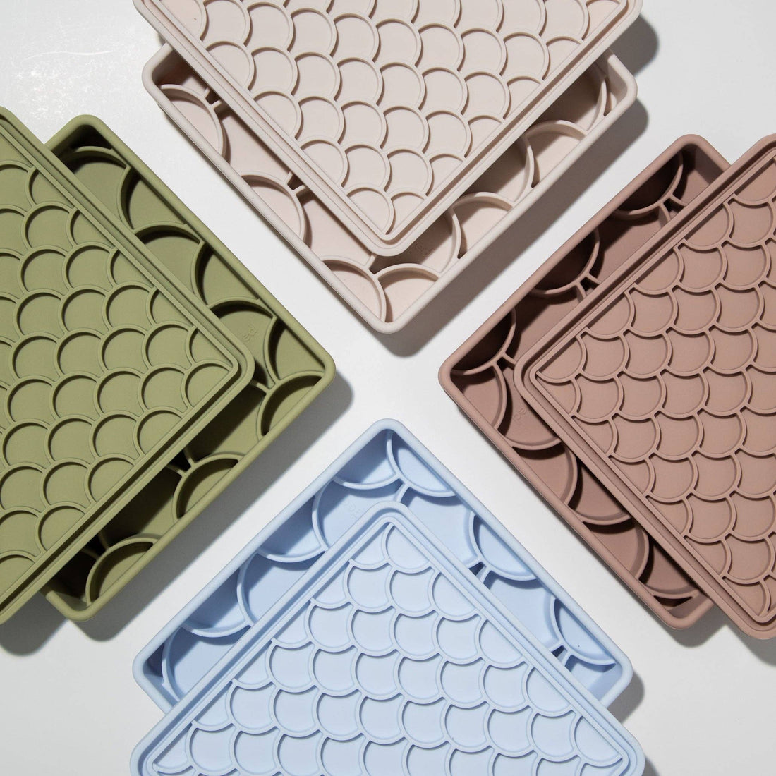 Dogged - 3-in-1 fish scale slow feeder bowl - fig: Fig